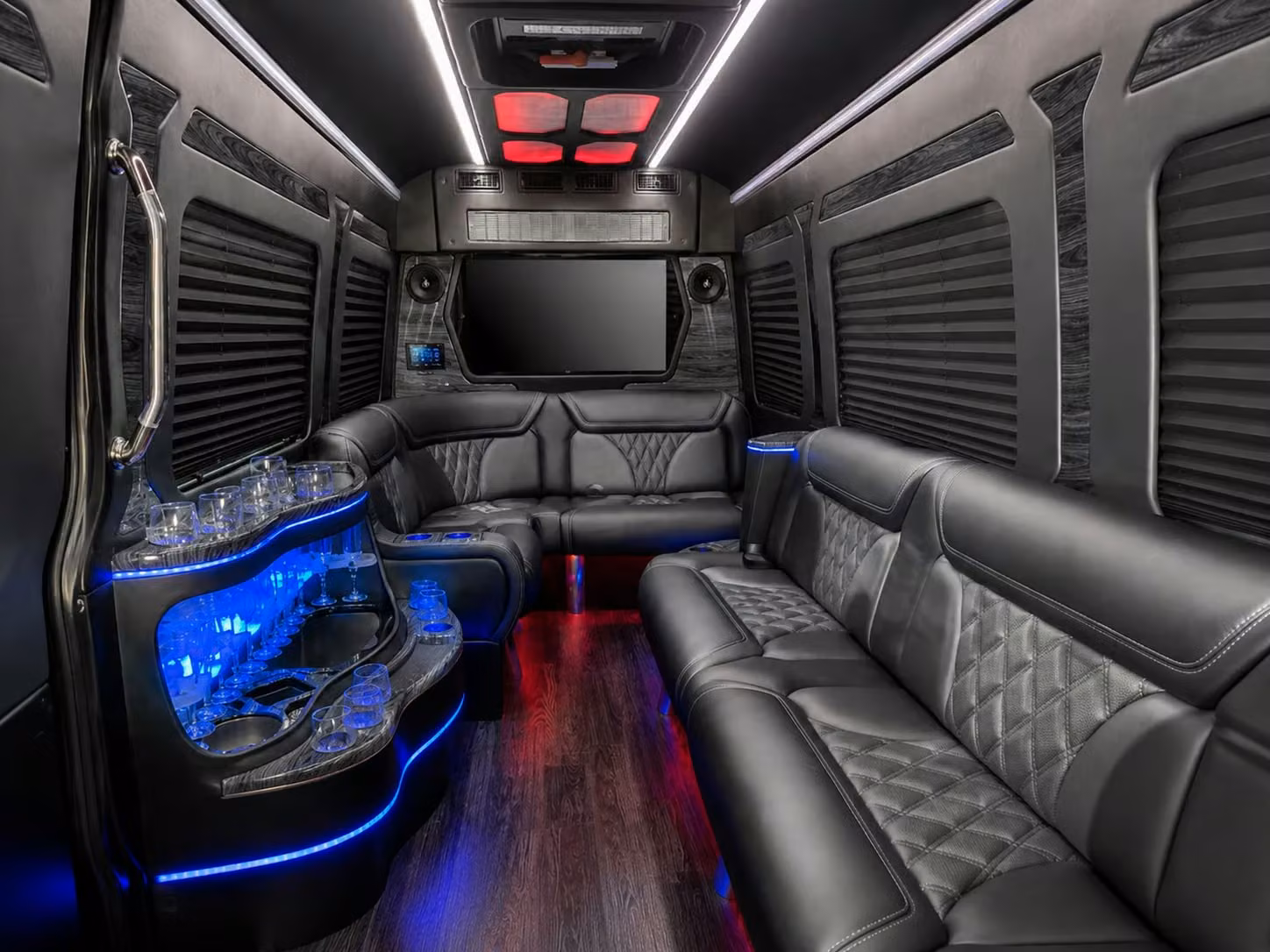 these are the long distance bus amenities your group actually needs for southern california travel